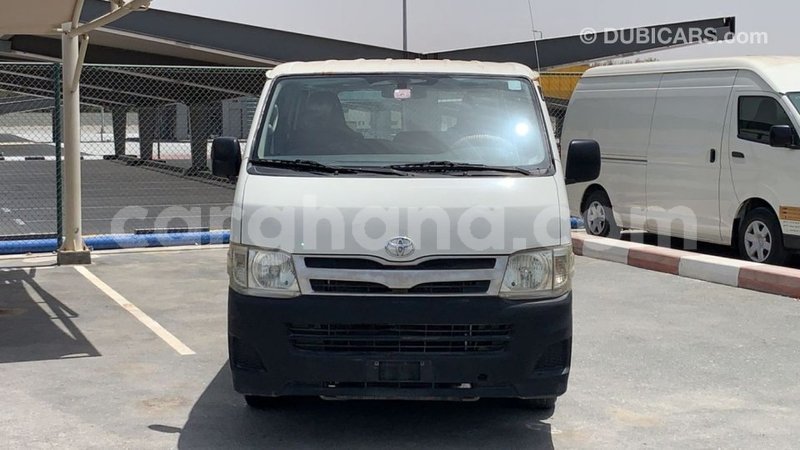 Big with watermark toyota hiace ashanti import dubai 43547