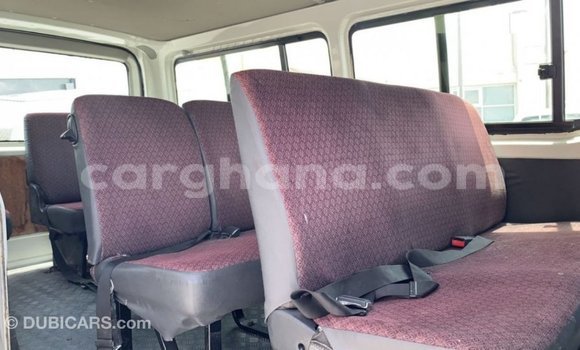 Ra Imported Toyota Hiace funfun Ọkọ̀ in Import - Dubai ni Ashanti Ra Imported Toyota Hiace funfun Ọkọ̀ in Import - Dubai ni Ashanti
