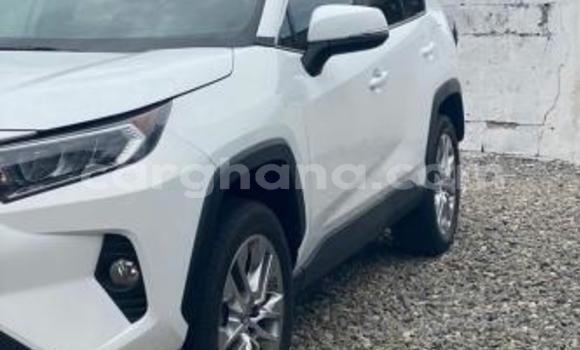 Buy Import Honda CR–V White Car in Tema in Greater Accra Buy Import Honda CR–V White Car in Tema in Greater Accra