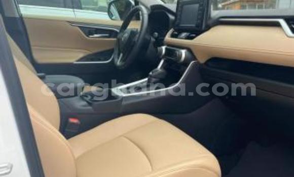 Buy Import Honda CR–V White Car in Tema in Greater Accra Buy Import Honda CR–V White Car in Tema in Greater Accra