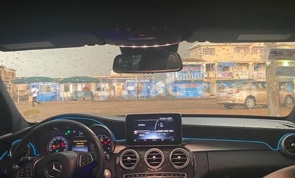 Sayi Na hannu Mercedes-Benz C-Classe Red Mota in Accra a Greater Accra Sayi Na hannu Mercedes-Benz C-Classe Red Mota in Accra a Greater Accra
