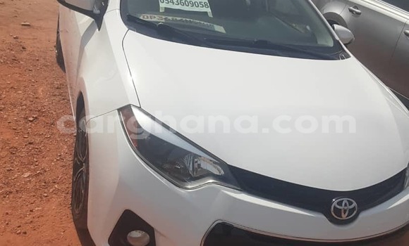 Ra Àlòkù Toyota Corolla Spacio funfun Ọkọ̀ in Accra ni Greater Accra Ra Àlòkù Toyota Corolla Spacio funfun Ọkọ̀ in Accra ni Greater Accra