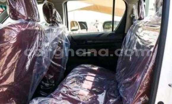 Buy Used Toyota Hilux White Car in Accra in Greater Accra Buy Used Toyota Hilux White Car in Accra in Greater Accra