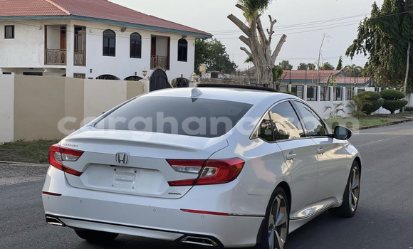 Ra Àlòkù Honda Accord funfun Ọkọ̀ in Accra ni Greater Accra Ra Àlòkù Honda Accord funfun Ọkọ̀ in Accra ni Greater Accra