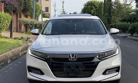 Ra Àlòkù Honda Accord funfun Ọkọ̀ in Accra ni Greater Accra Ra Àlòkù Honda Accord funfun Ọkọ̀ in Accra ni Greater Accra