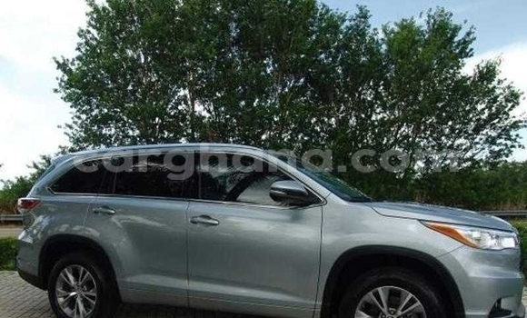 Buy Used Toyota Highlander Green Car in Accra in Greater Accra Buy Used Toyota Highlander Green Car in Accra in Greater Accra