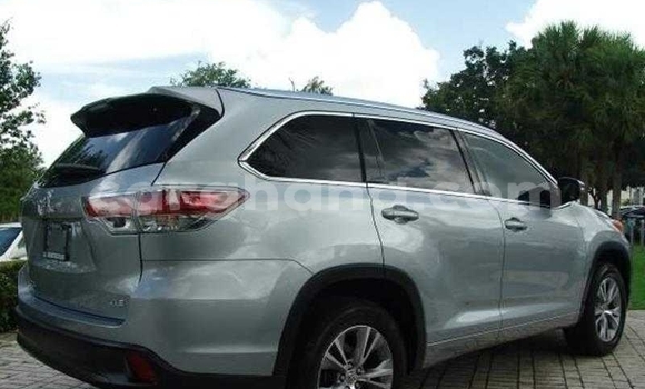 Buy Used Toyota Highlander Green Car in Accra in Greater Accra Buy Used Toyota Highlander Green Car in Accra in Greater Accra