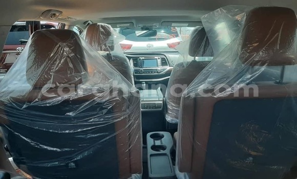 Ra Àlòkù Toyota Highlander Red Ọkọ̀ in Accra ni Greater Accra Ra Àlòkù Toyota Highlander Red Ọkọ̀ in Accra ni Greater Accra