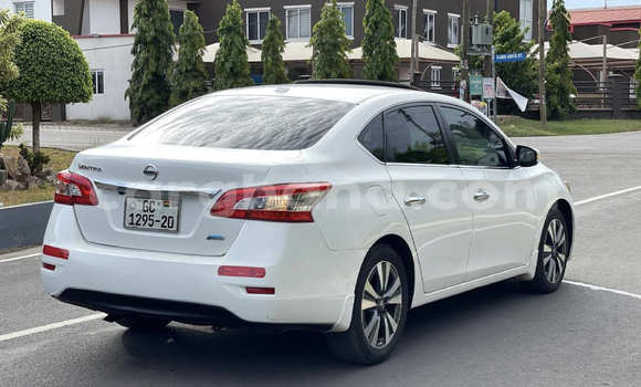 Ra Àlòkù Nissan Sentra funfun Ọkọ̀ in Accra ni Greater Accra