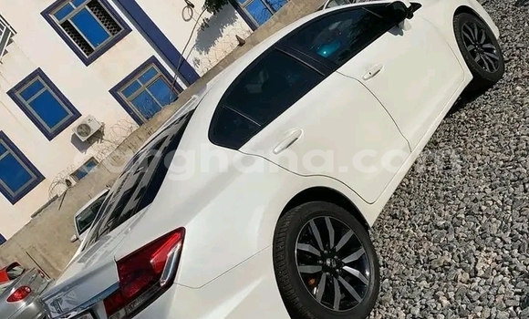 Sayi Na hannu Honda Civic White Mota in Accra a Greater Accra Sayi Na hannu Honda Civic White Mota in Accra a Greater Accra