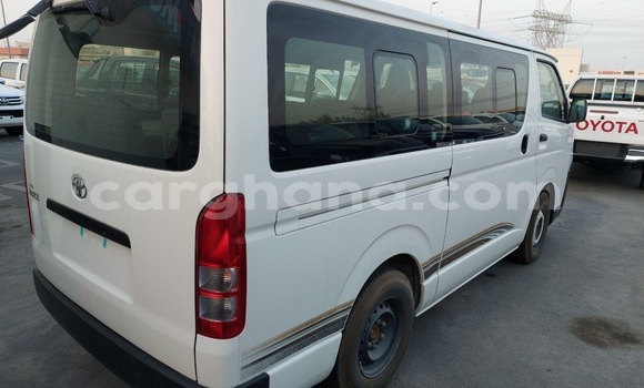 Sayi Na hannu Toyota Hiace White Mota in Accra a Greater Accra Sayi Na hannu Toyota Hiace White Mota in Accra a Greater Accra