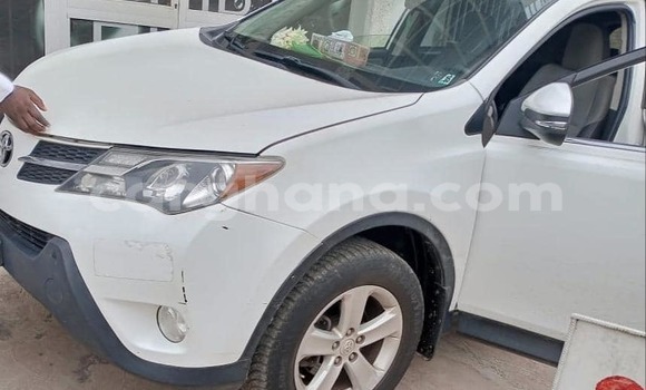 Sayi Na hannu Toyota RAV4 White Mota in Accra a Greater Accra Sayi Na hannu Toyota RAV4 White Mota in Accra a Greater Accra