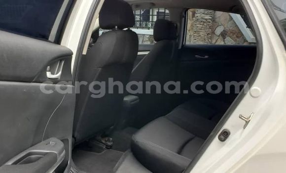Buy Used Pontiac Vibe Silver Car in Accra in Greater Accra Buy Used Pontiac Vibe Silver Car in Accra in Greater Accra