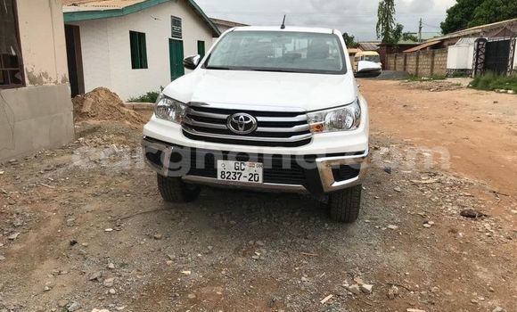 Sayi Na hannu Toyota Hilux White Mota in Accra a Greater Accra Sayi Na hannu Toyota Hilux White Mota in Accra a Greater Accra