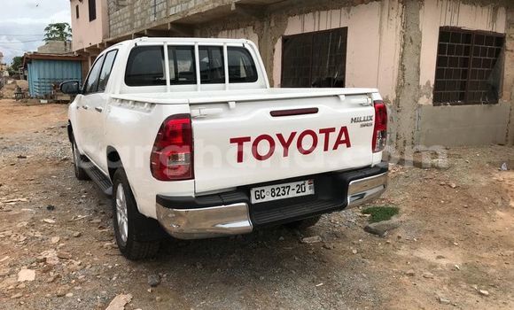 Sayi Na hannu Toyota Hilux White Mota in Accra a Greater Accra Sayi Na hannu Toyota Hilux White Mota in Accra a Greater Accra