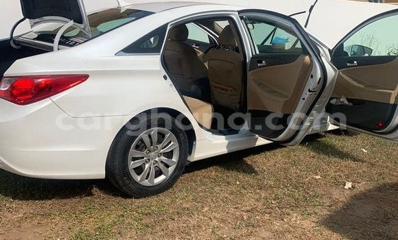 Buy Used Hyundai Sonata White Car in Accra in Greater Accra Buy Used Hyundai Sonata White Car in Accra in Greater Accra