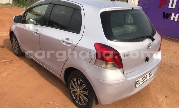 Sayi Na hannu Toyota Vitz Azurfa Mota in Accra a Greater Accra Sayi Na hannu Toyota Vitz Azurfa Mota in Accra a Greater Accra