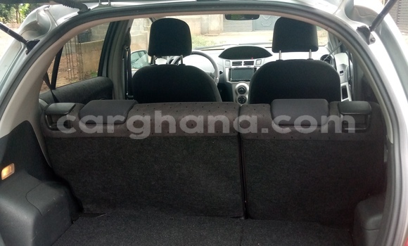Sayi Na hannu Toyota Vitz Azurfa Mota in Accra a Greater Accra Sayi Na hannu Toyota Vitz Azurfa Mota in Accra a Greater Accra