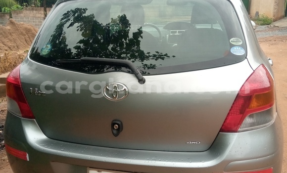 Sayi Na hannu Toyota Vitz Azurfa Mota in Accra a Greater Accra Sayi Na hannu Toyota Vitz Azurfa Mota in Accra a Greater Accra
