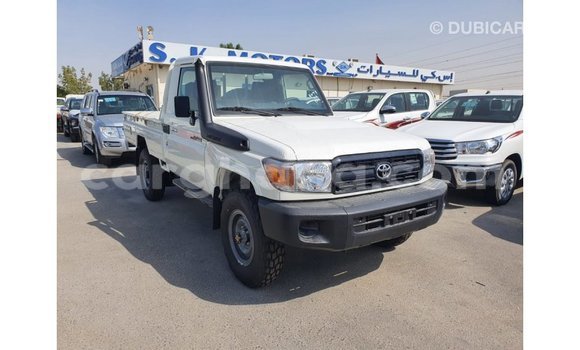 Sayi Imported Toyota Land Cruiser White Mota in Import - Dubai a Ashanti Sayi Imported Toyota Land Cruiser White Mota in Import - Dubai a Ashanti