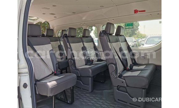 Sayi Imported Toyota Hiace White Mota in Import - Dubai a Ashanti Sayi Imported Toyota Hiace White Mota in Import - Dubai a Ashanti