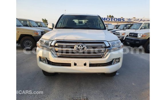 Buy Import Toyota Land Cruiser White Car in Import - Dubai in Ashanti Buy Import Toyota Land Cruiser White Car in Import - Dubai in Ashanti