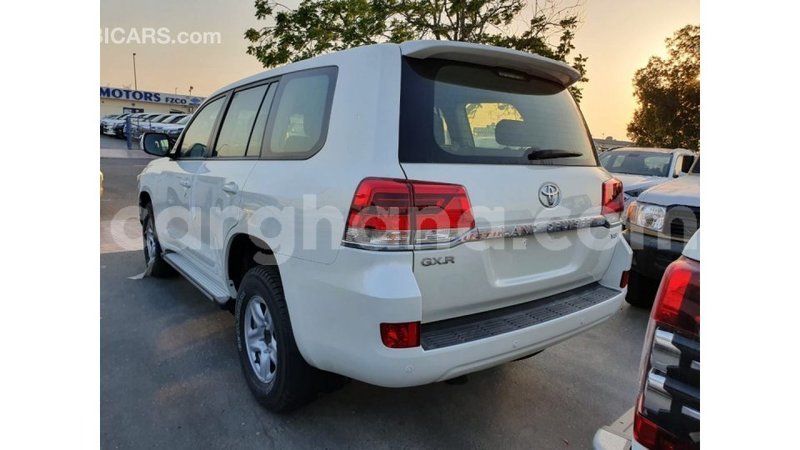 Big with watermark toyota land cruiser ashanti import dubai 43721