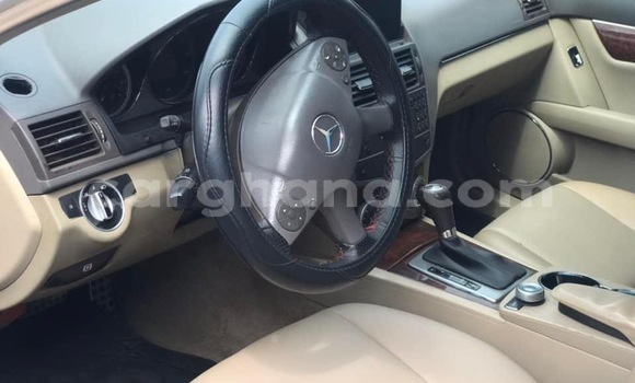Sayi Na hannu Mercedes‒Benz C–Class White Mota in Accra a Greater Accra Sayi Na hannu Mercedes‒Benz C–Class White Mota in Accra a Greater Accra