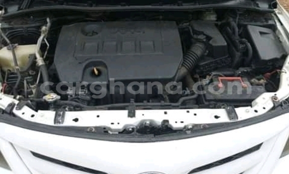 Sayi Na hannu Toyota Corolla White Mota in Accra a Greater Accra Sayi Na hannu Toyota Corolla White Mota in Accra a Greater Accra