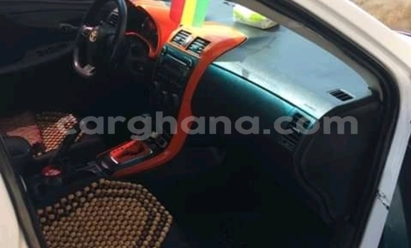 Sayi Na hannu Toyota Corolla White Mota in Accra a Greater Accra Sayi Na hannu Toyota Corolla White Mota in Accra a Greater Accra