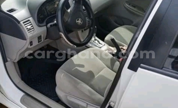 Sayi Na hannu Toyota Corolla White Mota in Accra a Greater Accra Sayi Na hannu Toyota Corolla White Mota in Accra a Greater Accra