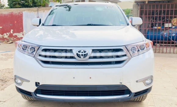 Sayi Na hannu Toyota Highlander White Mota in Accra a Greater Accra Sayi Na hannu Toyota Highlander White Mota in Accra a Greater Accra