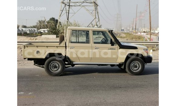 Sayi Imported Toyota Land Cruiser M Mota in Import - Dubai a Ashanti Sayi Imported Toyota Land Cruiser M Mota in Import - Dubai a Ashanti