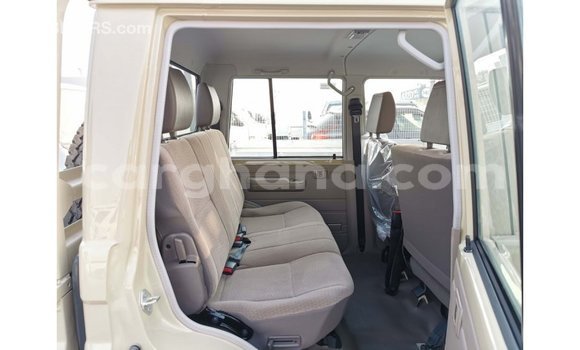 Sayi Imported Toyota Land Cruiser M Mota in Import - Dubai a Ashanti Sayi Imported Toyota Land Cruiser M Mota in Import - Dubai a Ashanti