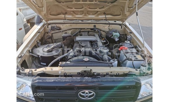 Sayi Imported Toyota Land Cruiser M Mota in Import - Dubai a Ashanti Sayi Imported Toyota Land Cruiser M Mota in Import - Dubai a Ashanti