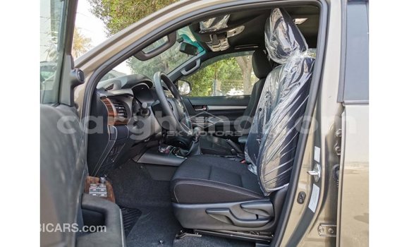 Sayi Imported Toyota Hilux Brown Mota in Import - Dubai a Ashanti Sayi Imported Toyota Hilux Brown Mota in Import - Dubai a Ashanti