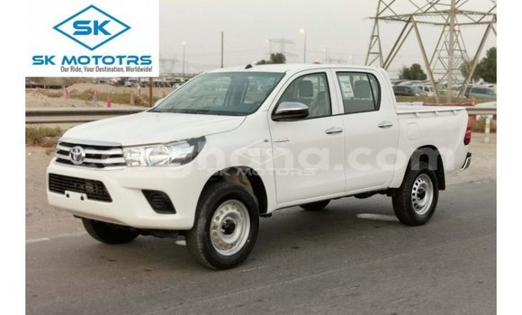 Buy Import Toyota Hilux White Car in Import - Dubai in Ashanti
