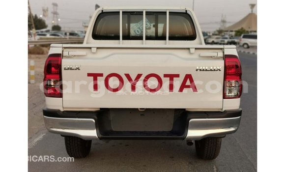 Sayi Imported Toyota Hilux White Mota in Import - Dubai a Ashanti Sayi Imported Toyota Hilux White Mota in Import - Dubai a Ashanti
