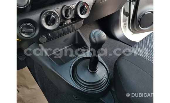Sayi Imported Toyota Hilux White Mota in Import - Dubai a Ashanti Sayi Imported Toyota Hilux White Mota in Import - Dubai a Ashanti
