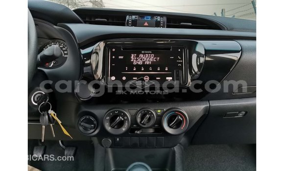 Sayi Imported Toyota Hilux White Mota in Import - Dubai a Ashanti Sayi Imported Toyota Hilux White Mota in Import - Dubai a Ashanti