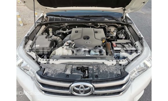 Sayi Imported Toyota Hilux White Mota in Import - Dubai a Ashanti Sayi Imported Toyota Hilux White Mota in Import - Dubai a Ashanti