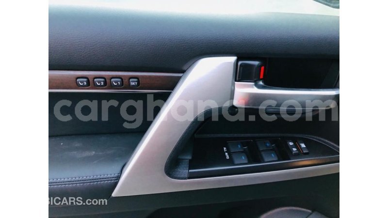 Big with watermark toyota land cruiser ashanti import dubai 43779