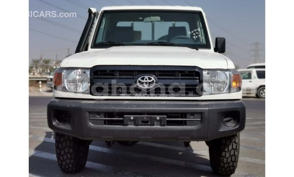 Sayi Imported Toyota Land Cruiser White Mota in Import - Dubai a Ashanti Sayi Imported Toyota Land Cruiser White Mota in Import - Dubai a Ashanti