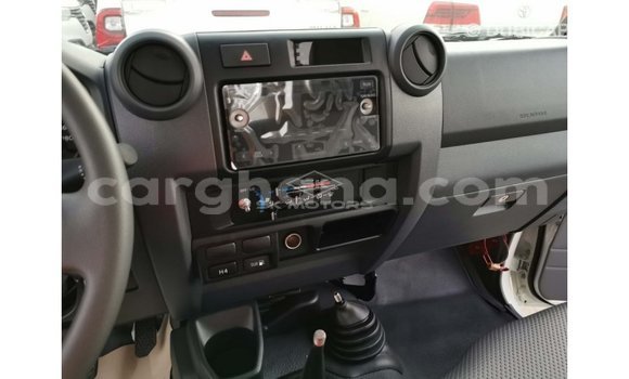 Sayi Imported Toyota Land Cruiser White Mota in Import - Dubai a Ashanti Sayi Imported Toyota Land Cruiser White Mota in Import - Dubai a Ashanti