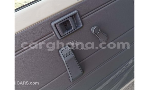 Sayi Imported Toyota Land Cruiser White Mota in Import - Dubai a Ashanti Sayi Imported Toyota Land Cruiser White Mota in Import - Dubai a Ashanti