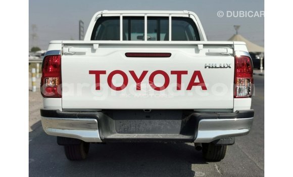 Sayi Imported Toyota Hilux White Mota in Import - Dubai a Ashanti Sayi Imported Toyota Hilux White Mota in Import - Dubai a Ashanti
