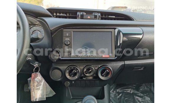 Sayi Imported Toyota Hilux White Mota in Import - Dubai a Ashanti Sayi Imported Toyota Hilux White Mota in Import - Dubai a Ashanti