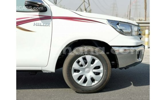 Sayi Imported Toyota Hilux White Mota in Import - Dubai a Ashanti Sayi Imported Toyota Hilux White Mota in Import - Dubai a Ashanti