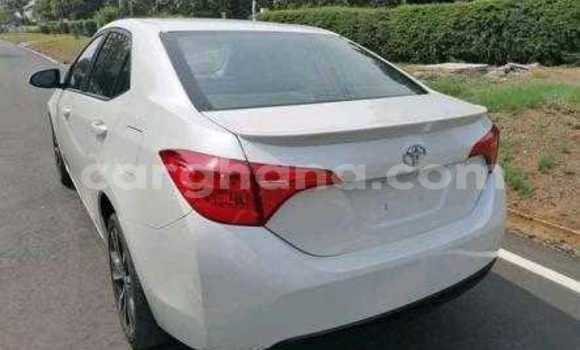 Sayi Na hannu Toyota Corolla White Mota in Accra a Greater Accra Sayi Na hannu Toyota Corolla White Mota in Accra a Greater Accra
