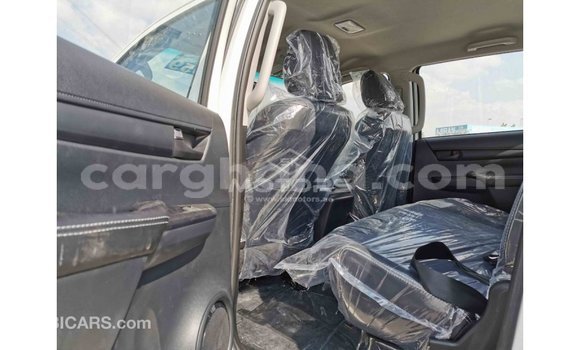 Sayi Imported Toyota Hilux White Mota in Import - Dubai a Ashanti Sayi Imported Toyota Hilux White Mota in Import - Dubai a Ashanti